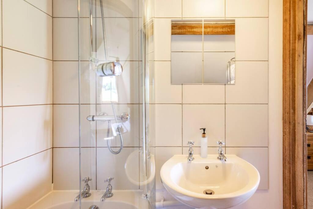 Beech Cottage, Spacious Rural Retreat 우스크 외부 사진